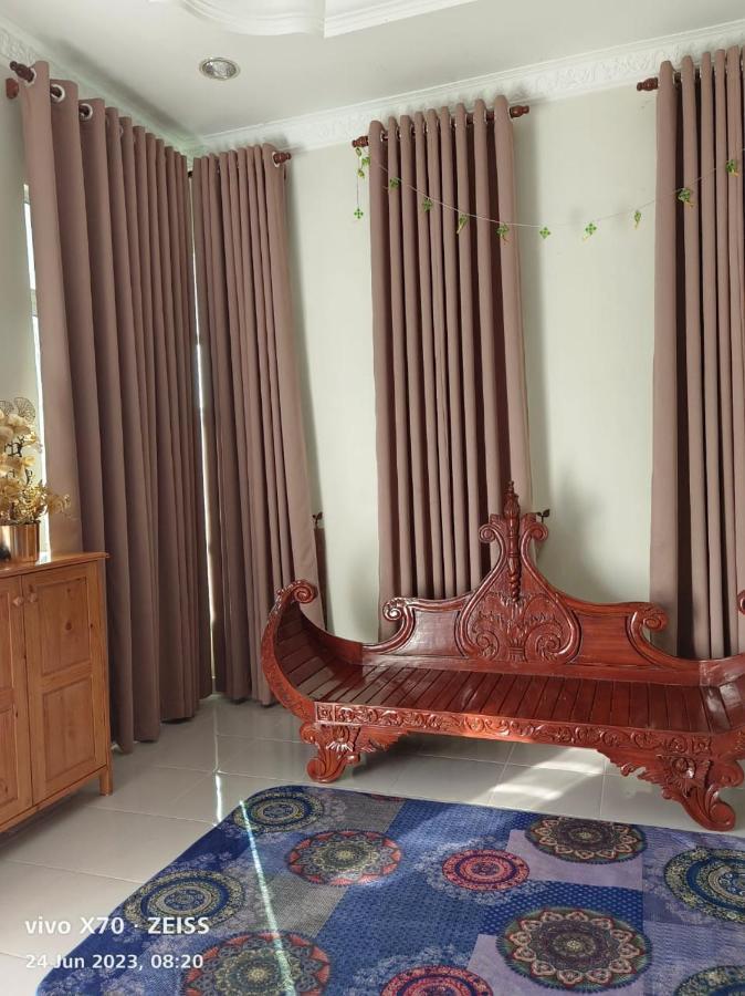 Homestay Yasmeen Marang Bagian luar foto